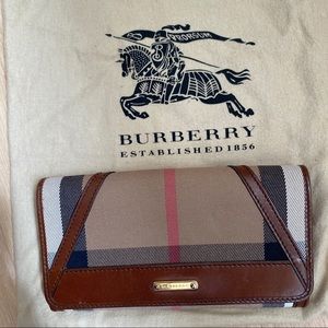 Leather Burberry wallet
